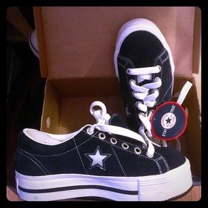 Converse Women’s One Star Platforms